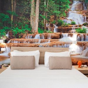 B&B-Apartment-Sleeps3-Parking-Balcony-Petfriendly